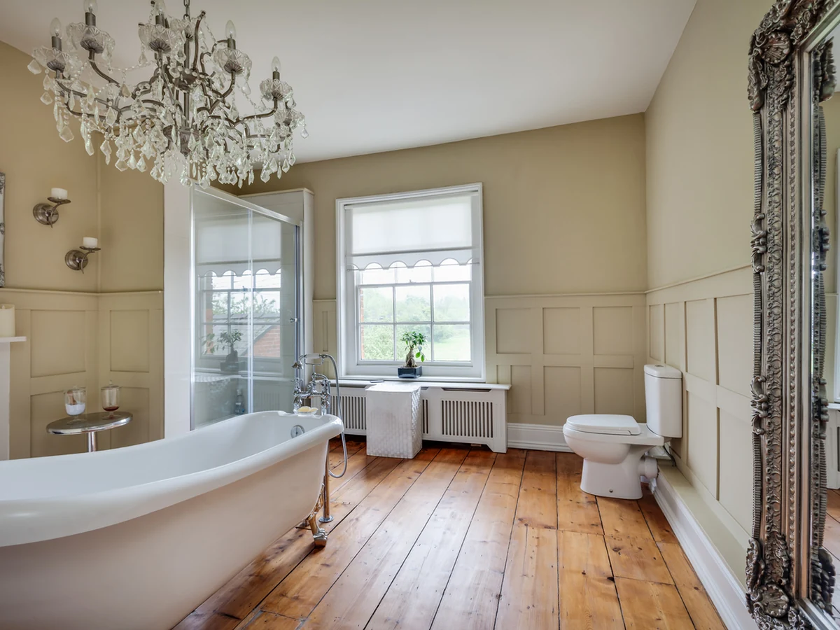 Victorian bathroom painting project in York, freshly painted walls and ceiling