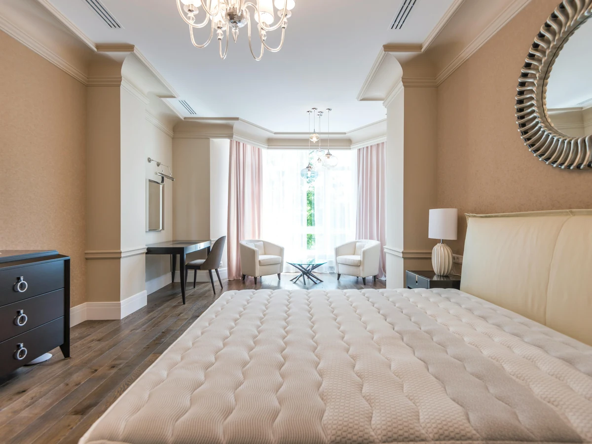 Grand cream bedroom painting by York Painters