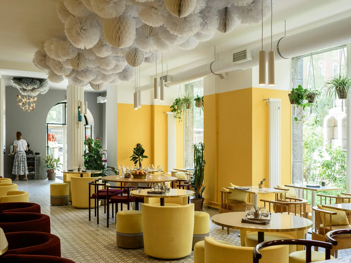 commercial-painting-bright-restaurant-interior-york-painters Bright restaurant interior freshly painted by York commercial painters