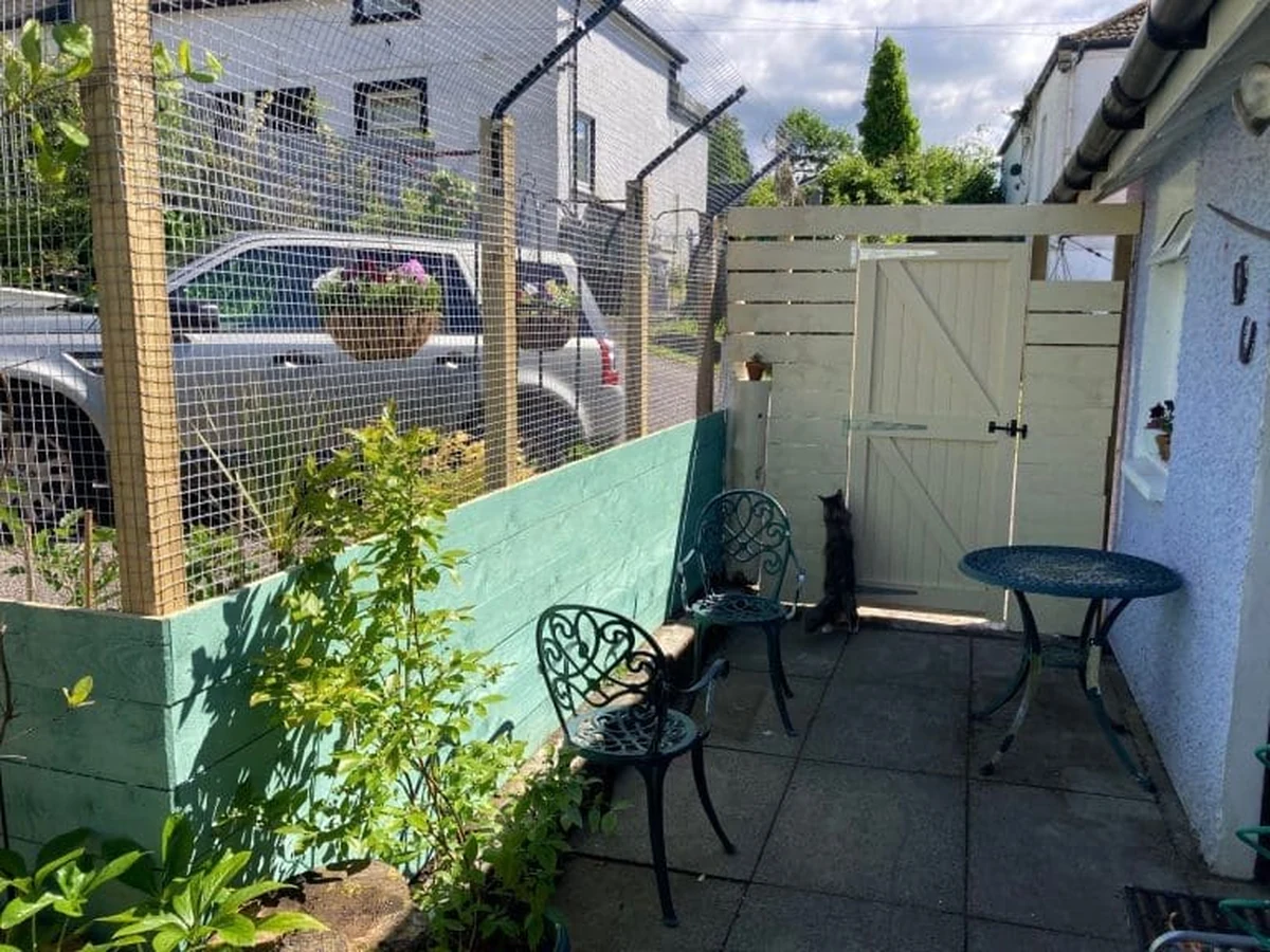 deck-painting-small-garden-patio-york-painters Small garden patio deck painting in York by York Painters