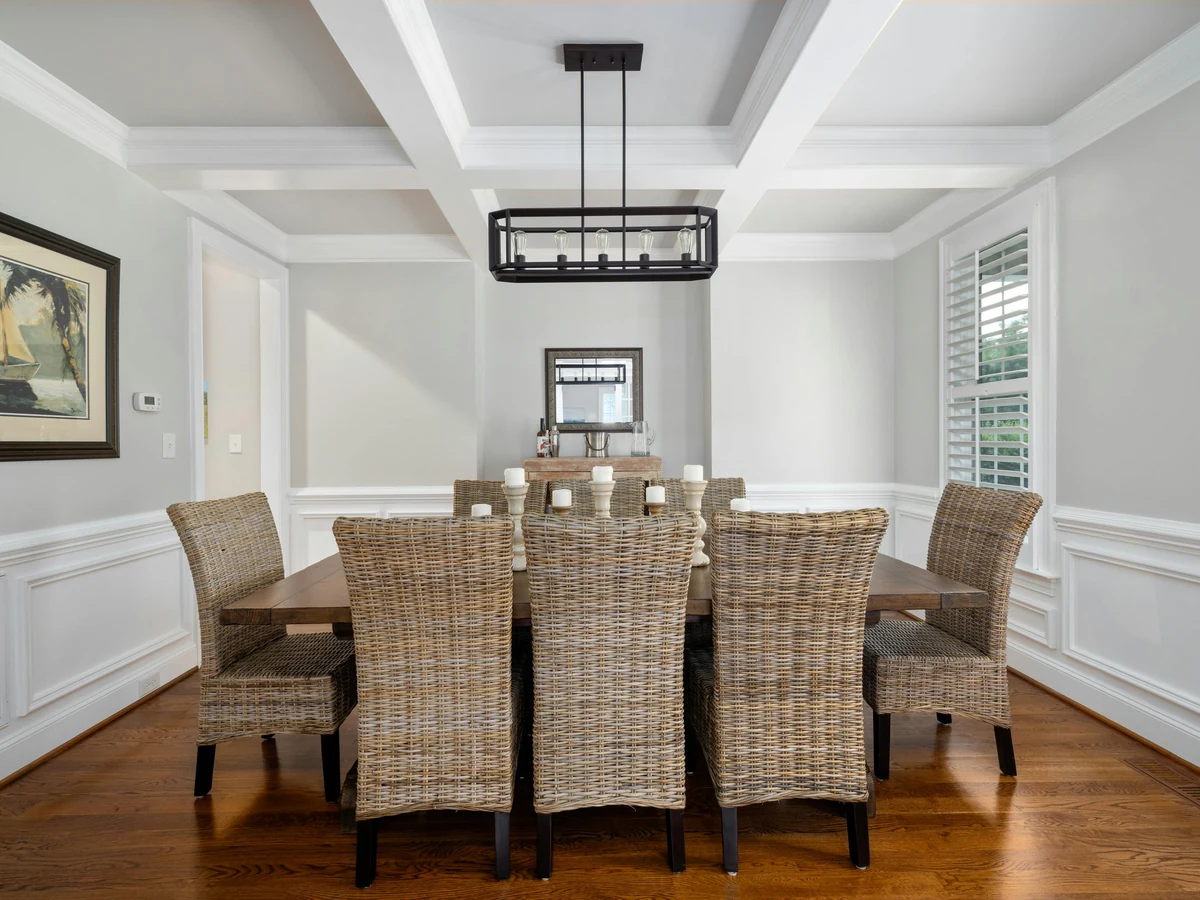 Formal dining room painting with period features by York Painters