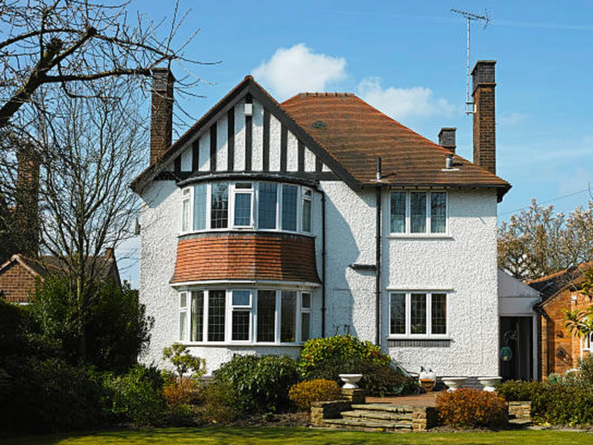 exterior-painting-1930s-white-rendered-york-painters White rendered 1930s house with fresh exterior paint in York