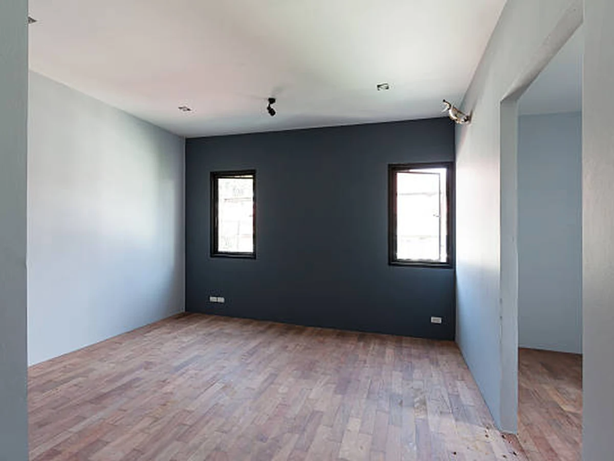 interior-painting-empty-room-dark-york-painters Dark painted interior room by professional York decorators